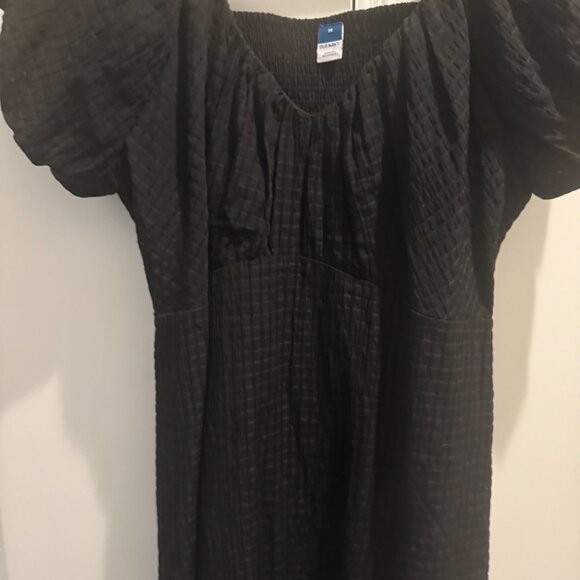 Old Navy Puff Sleeve Dress - Picture 3 of 4